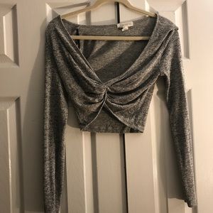 LONG SLEEVED GREY CROPPED TOP